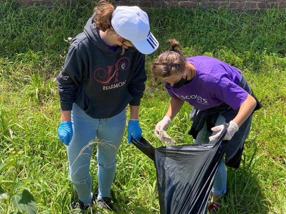 Scouts clean up Bonza Bay